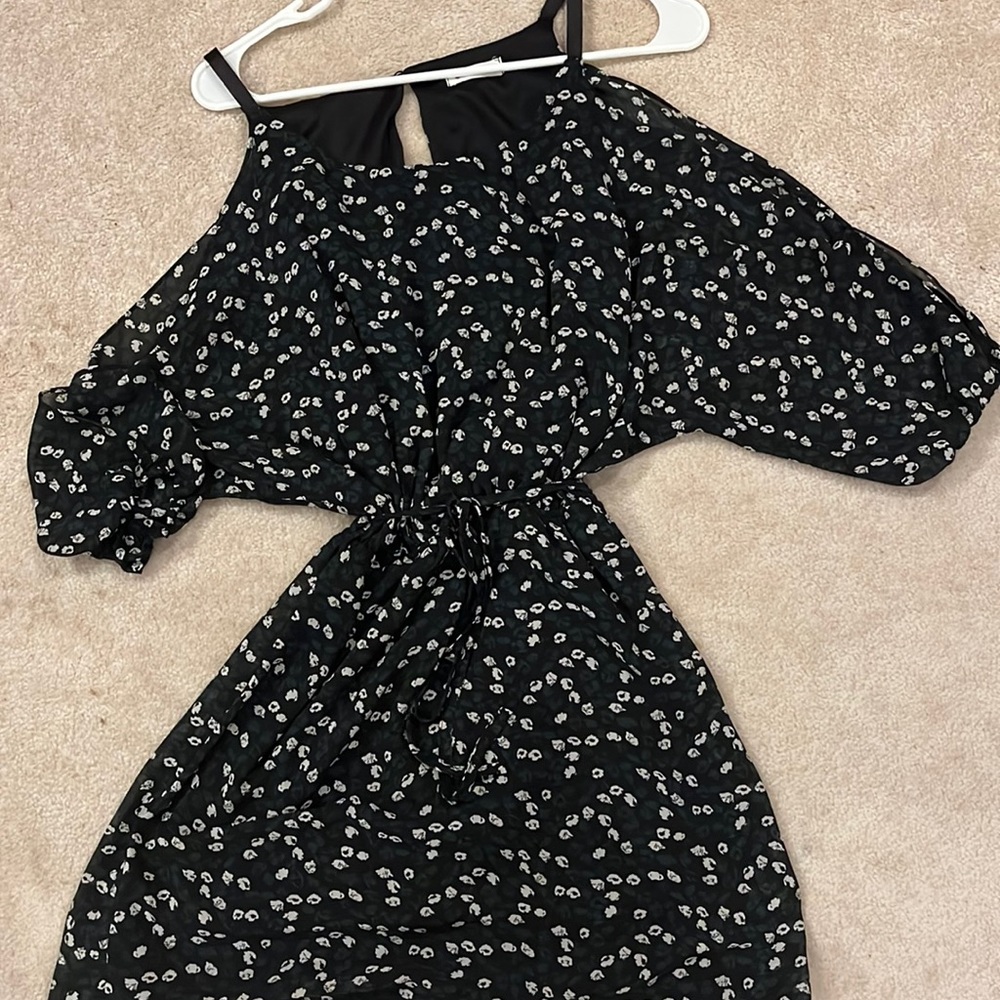 Vernacular open sleeved shoulder- cinched waist dress